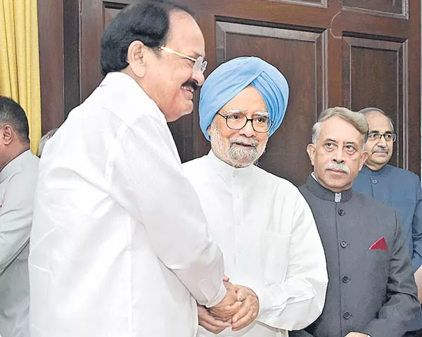 Former PM Manmohan Singh takes oath as RS member - Sakshi