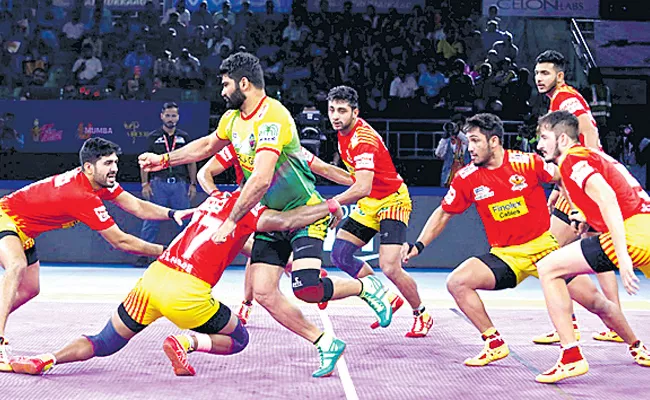 Gujarat Fortunegiants End Six Match Losing Streak - Sakshi