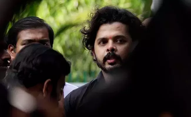 Massive Fire Breaks Out At Sreesanth Residense - Sakshi