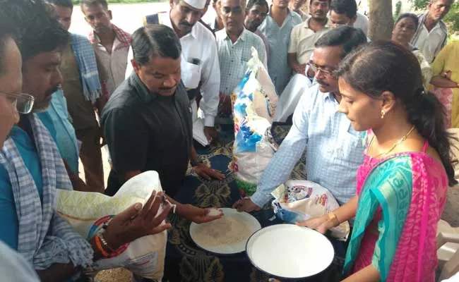 Quality Rice Ready For Distribution In Srikakulam District - Sakshi