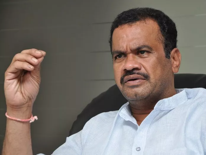 Congress Leader Komatireddy Venkat Reddy Slams TRS - Sakshi