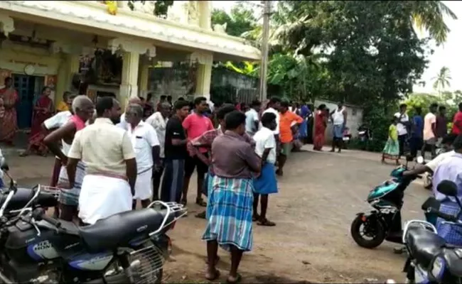 Two killed, four injured in explosion near temple in Kanchipuram - Sakshi