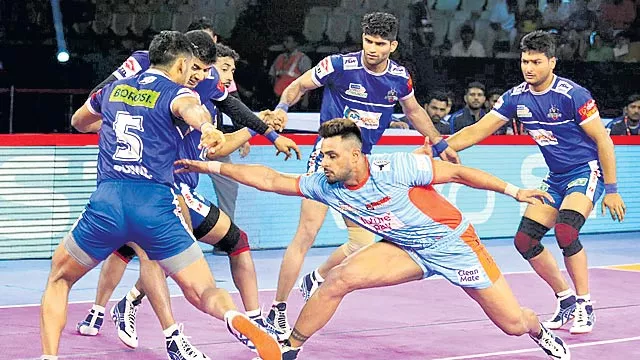 Haryana Steelers beat Bengal Warriors 36-33 - Sakshi