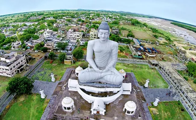 Annuity Released For Amaravati Formers Who Have Given Land For Rajadhani - Sakshi