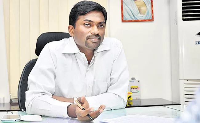 Mahabubnagar Collector Ronald Ross Innovative Experimentm - Sakshi