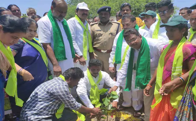 Haritha haram Programme In Khammam - Sakshi