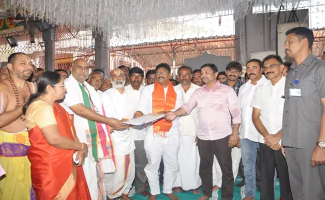 Gandi Anjanna Temple Has Joined TTD range In Kadapa - Sakshi