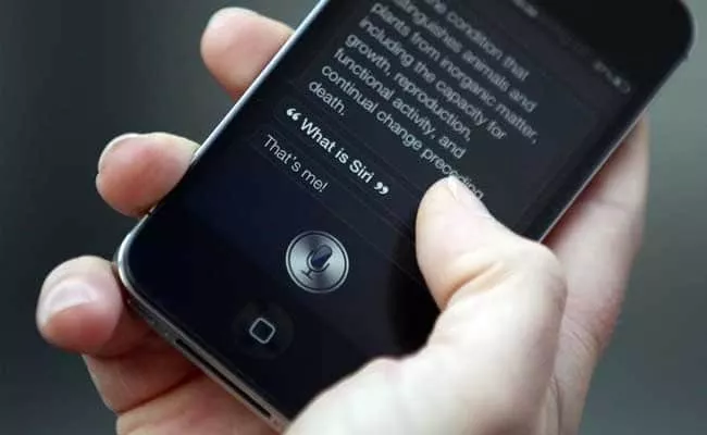 Apple Apologises For Letting Contractors To Listen Sensitive Siri Recordings - Sakshi