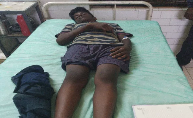 4 People Beats A Boy In East Godavari - Sakshi