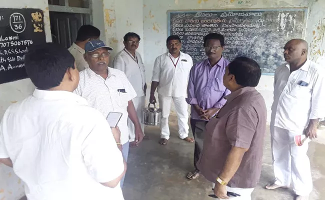 Teachers Eat Non Veg While Lord Satyanarayan Swamy Idol Demonstration In Temple  In East Godavari - Sakshi