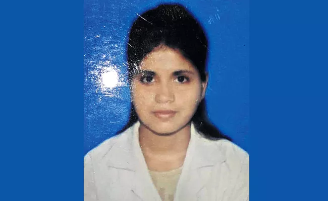 Nursing Student Commits Suicide in Hyderabad - Sakshi