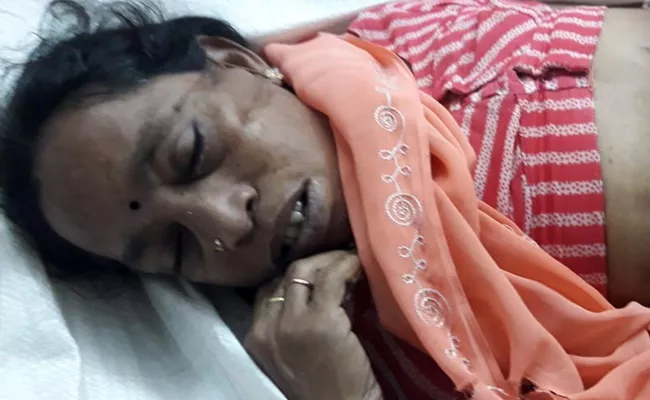 Woman Died By Fells In Spinning Machine In West Godavari - Sakshi