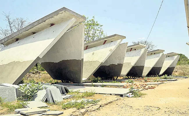 Maha Prasthanam Pending in Punjagutta Hyderabad - Sakshi