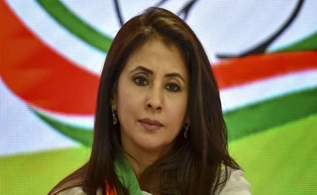 Article 370 carried out in inhuman way Said By  Urmila Matondkar - Sakshi