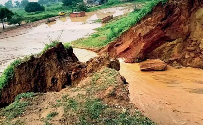 Jharkhand Canal Collapsed in 24 Hours After Opening It  - Sakshi