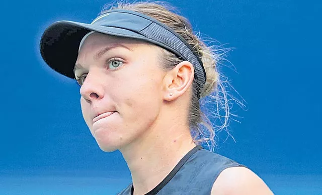 Simona Halep suffers shock defeat at US Open - Sakshi