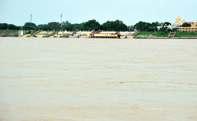 Godavari River Heavy Water Flow In Khammam - Sakshi