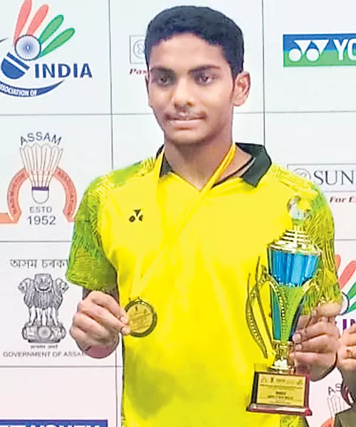 Pranav WIns Badminton Title - Sakshi