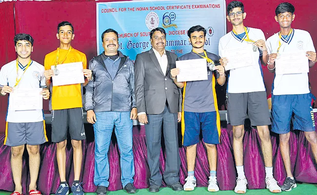 Vishnu And Dia Won Table Tennis Titles - Sakshi