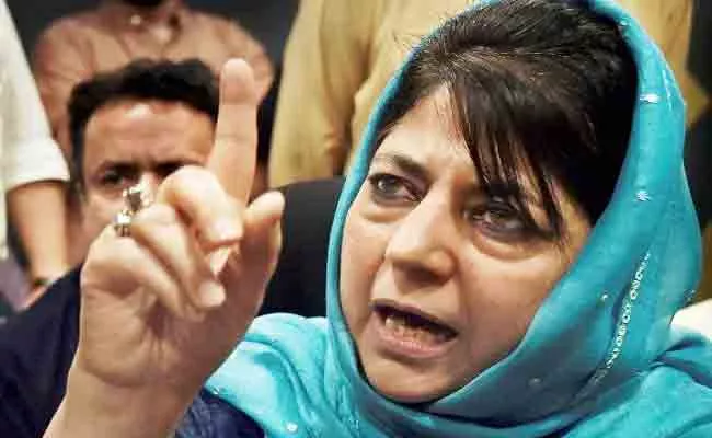 Mehbooba Mufti Says Darkest Day In Democracy After Article 370 Dissolve - Sakshi