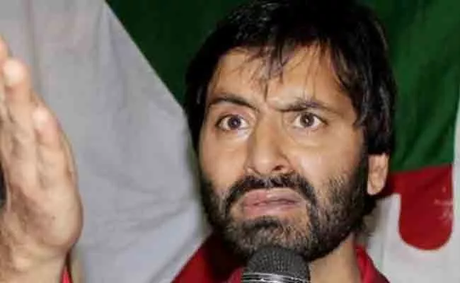 Tihar Prison DG Refutes Rumours of Yasin Malik Ill Health - Sakshi