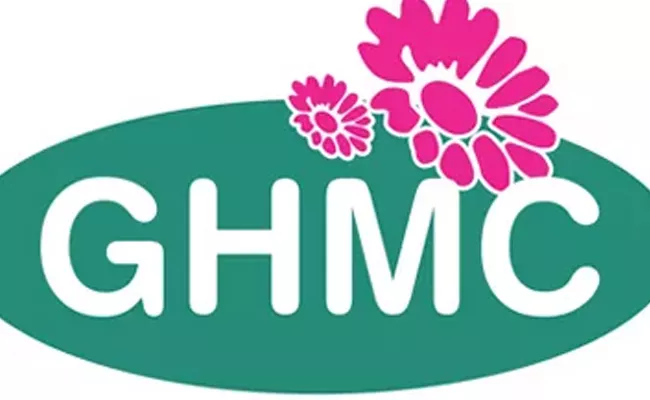 Two GHMC employees Died In Accident Near MGBS  - Sakshi