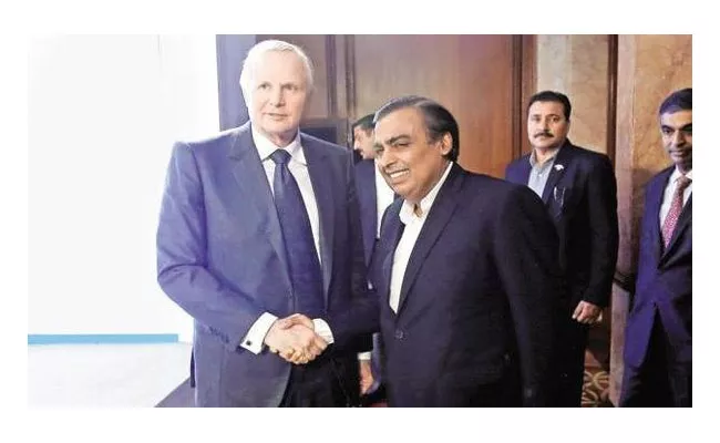 Reliance-BP ink new fuel retail JV to set up 5,500 petrol pump outlets in 5 years - Sakshi