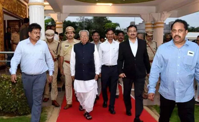 AP Governor Biswabhusan Harichandan Leaves For Delhi Tour - Sakshi