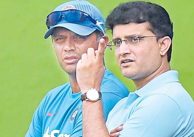 Sourav Ganguly, Harbhajan Singh express displeasure - Sakshi