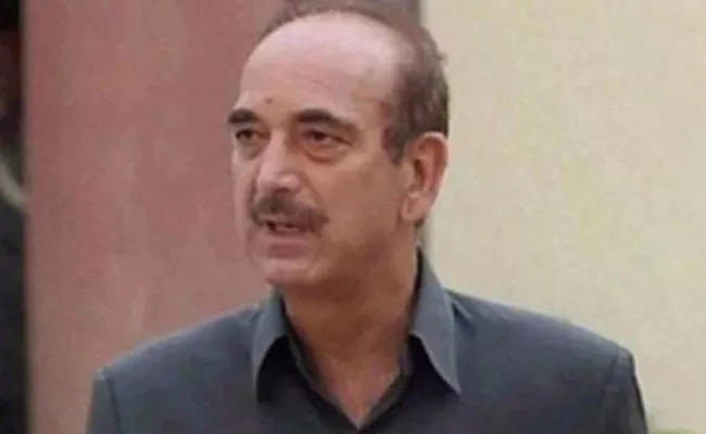 Ghulam Nabi Azad stopped at Srinagar airport - Sakshi