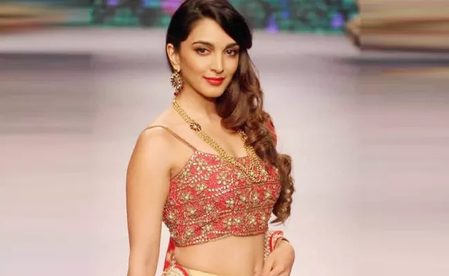 Kiara Advani Next in Vijay Movie - Sakshi