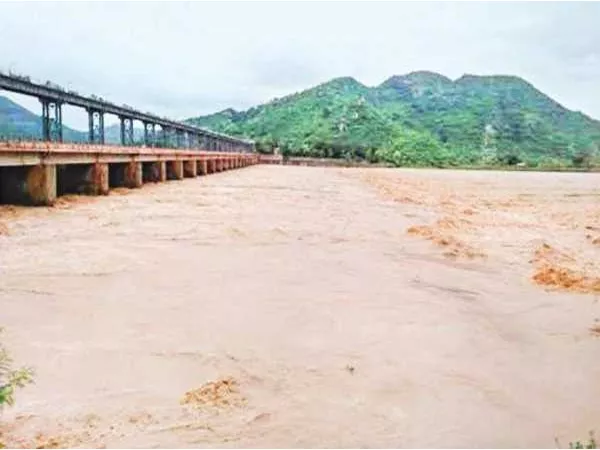 Heavy Floods In Vamsadhara Project In Srikakulam - Sakshi