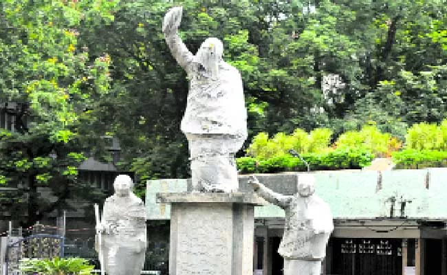 Rulers Neglect Great Leaders Statues - Sakshi