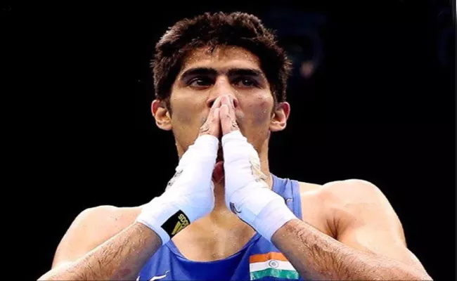 Vijender Singh Plans To Fight In Amateur Circuit - Sakshi