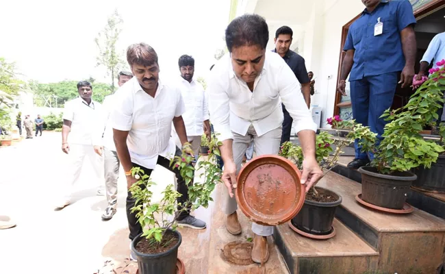 KTR Calls Sanitation Management At Houses To Prevent Seasonal Diseases - Sakshi