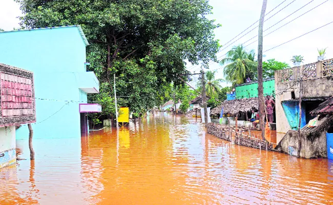 Godavari River Floods At Tribal Area And Konaseema Villages In East Godavari - Sakshi