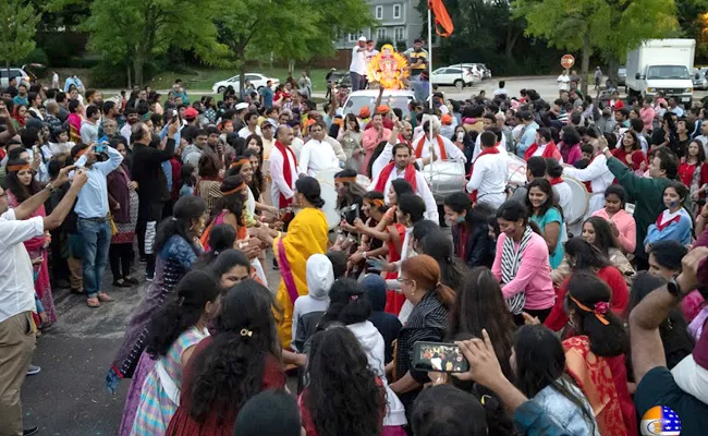 Ganesh Immersion Ceremony At Chicago - Sakshi