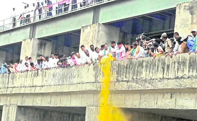 Minister Prashant Reddy Gets Grand Welcome In Nizamabad District - Sakshi