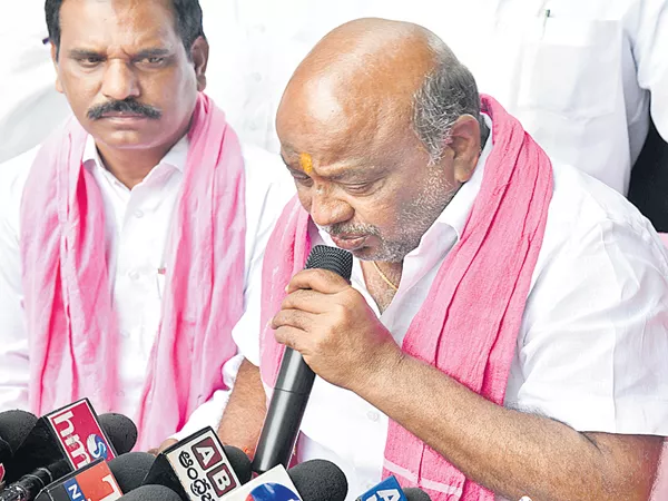 Jogu Ramanna Emotional comments about KCR - Sakshi