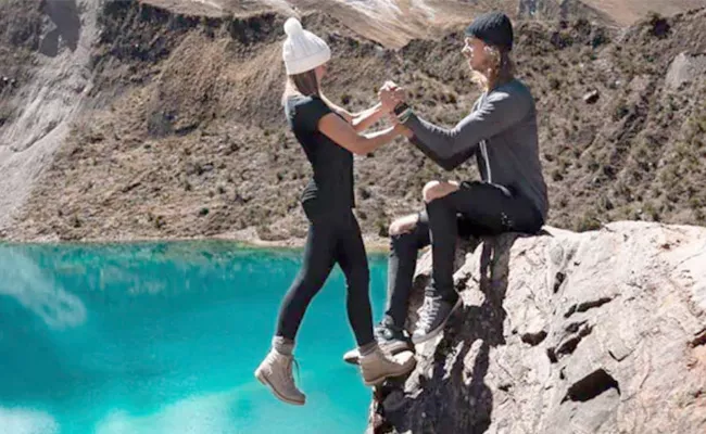 Instagram Couple Slammed For Dangerous Cliff Pic - Sakshi