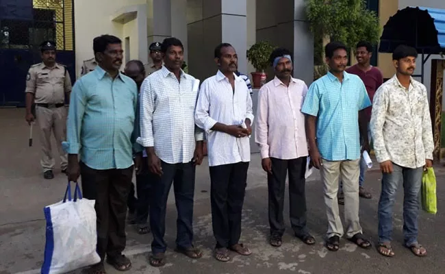 12 People Released From The Rajamundry Central Jail - Sakshi