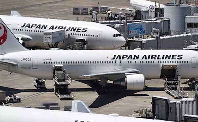 US Fines Japan Airlines 3 Lakh Dollars Over Flight Delays - Sakshi