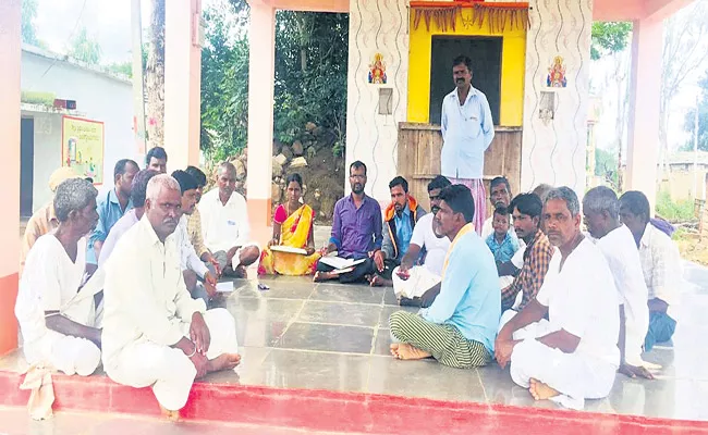 Villagers Banned Liquor In Dharur Mandal  - Sakshi