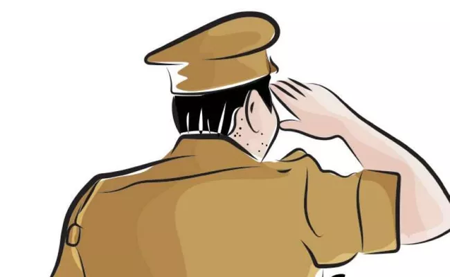 Fake Police Hulchal In Tekkali - Sakshi