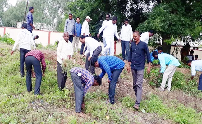 Mana Badi Mana Gudi Programme Held In Gurukul School At Adilabad - Sakshi