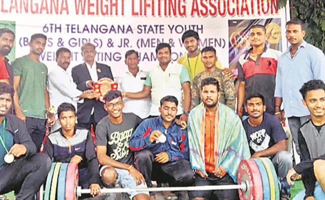 Telangana Weight Lifters Shine in Weight Lifting Championship - Sakshi