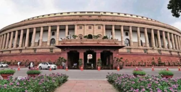 Over 80 ex-MPs yet to vacate official bungalows despite Loksabha - Sakshi