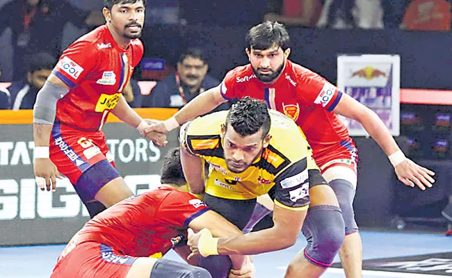 Dabang Delhi Beat Telugu Titans - Sakshi