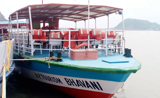 Andhra Pradesh Tourism Department Running Damaged Boats - Sakshi