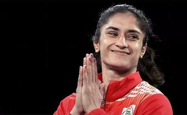 Wrestling World Championships Vinesh Phogat Wins Maiden Medal - Sakshi